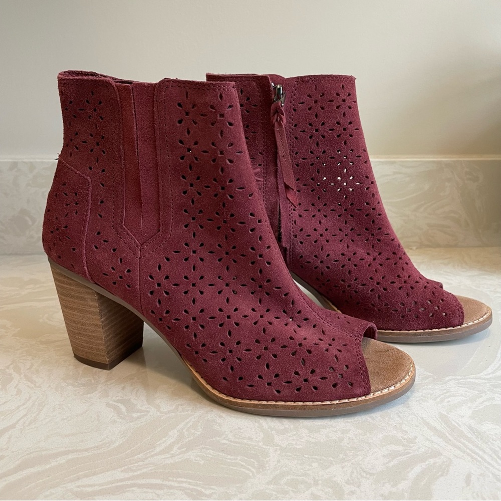 TOMS Suede Open Toe Bootie - Cabernet color great for fall! 7W